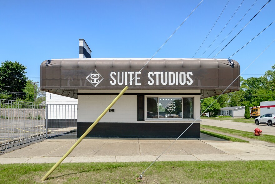 573 E Huron River Dr, Belleville, MI for sale - Building Photo - Image 2 of 52