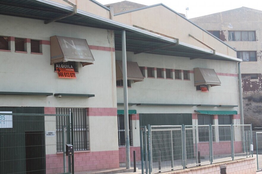 Industriel dans Elche, Alicante à louer - Photo du bâtiment - Image 3 de 14