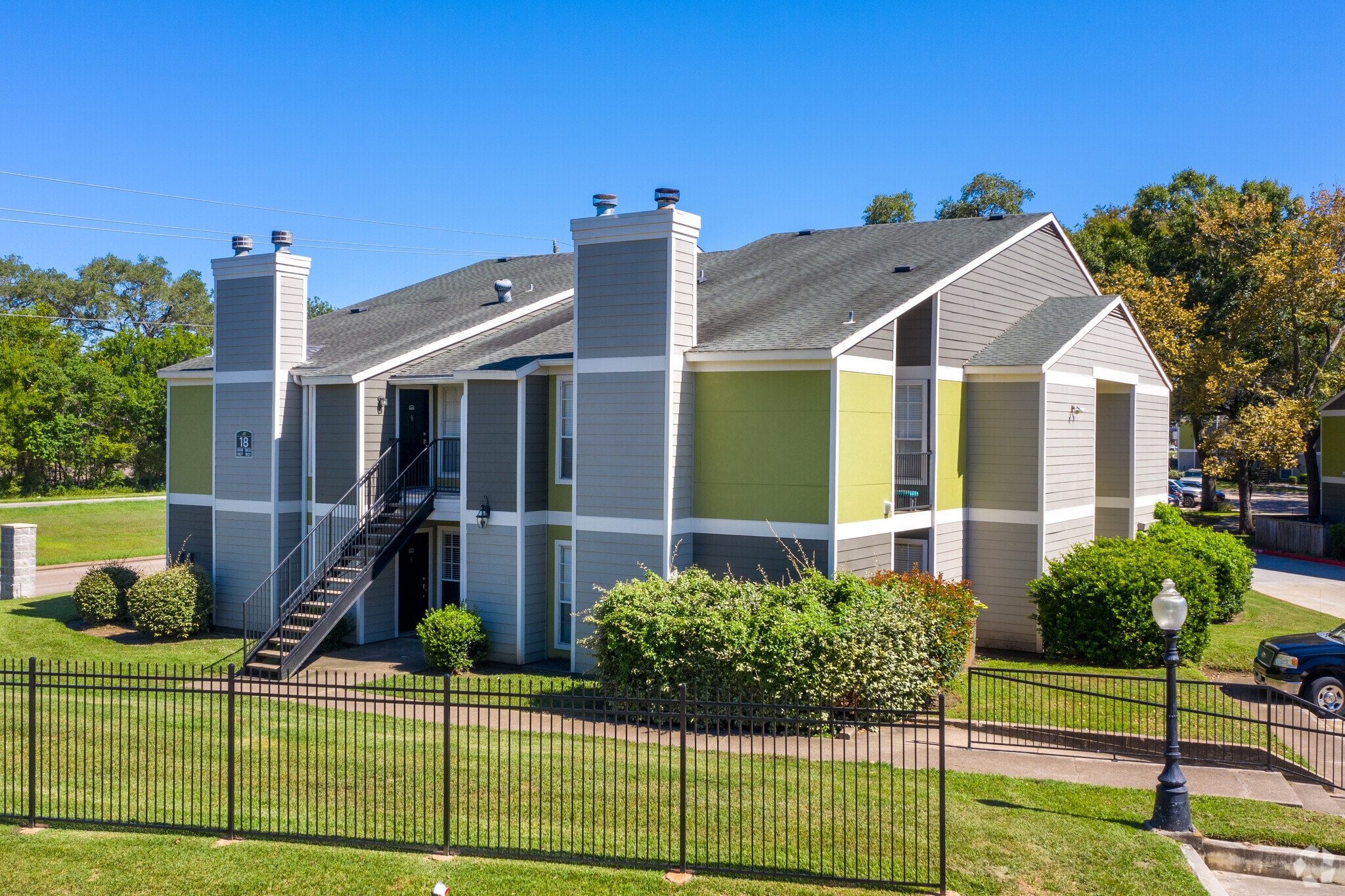 127 W Plantation Dr, Lake Jackson, TX à vendre Photo principale- Image 1 de 11