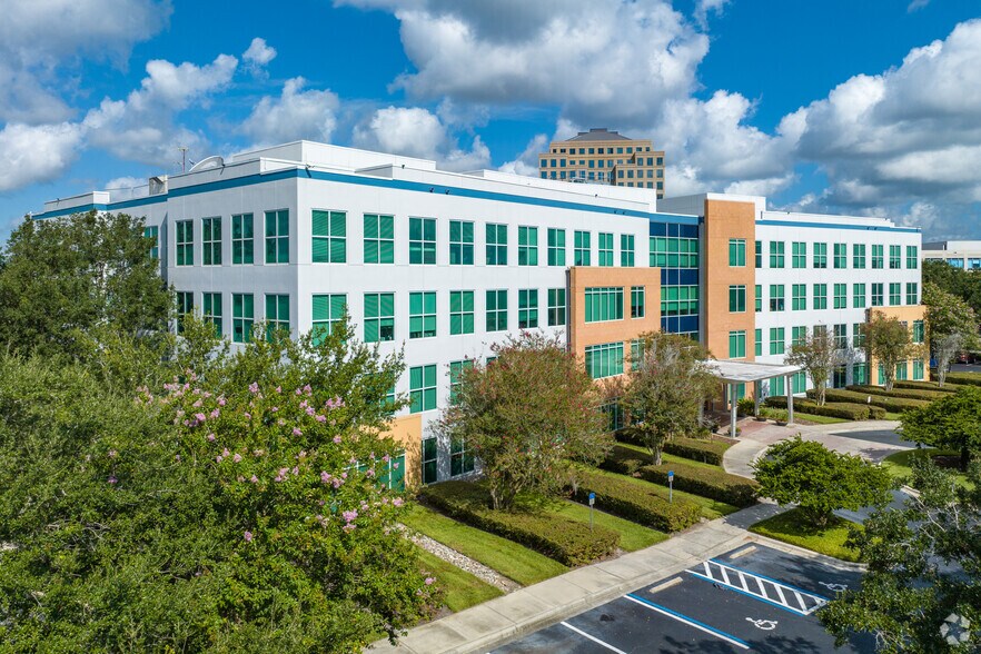 1800 Pembrook Dr, Orlando, FL à louer - Photo du bâtiment - Image 2 de 8