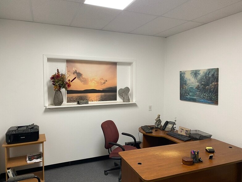 1904 Hialeah Dr, Seabrook, TX for lease - Building Photo - Image 2 of 26