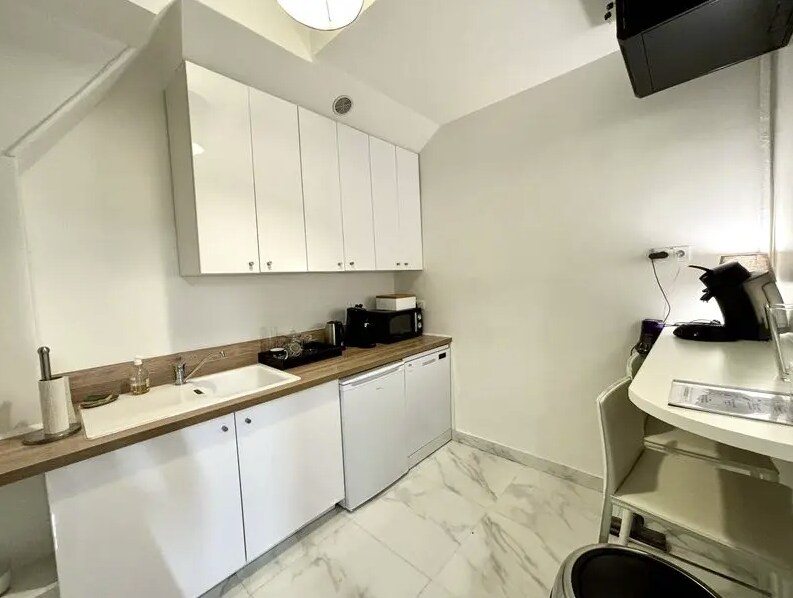 Immeuble residentiel dans Paris à vendre Photo intérieure- Image 1 de 15