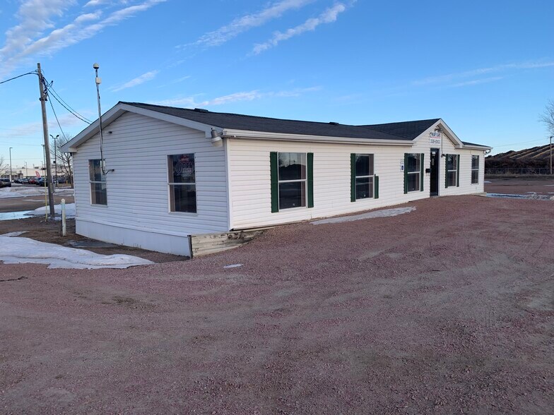 4004 W 12th St, Sioux Falls, SD à louer - Photo du bâtiment - Image 2 de 12
