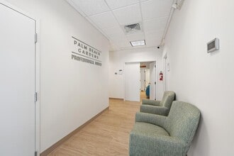 100 Village Square Crossings, Palm Beach Gardens, FL for lease Interior Photo- Image 2 of 8