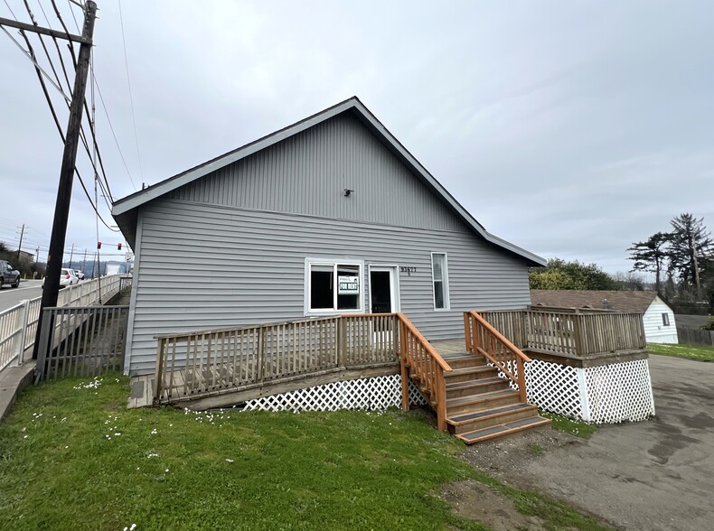 93677 Newport ln, Coos Bay, OR à louer - Photo du bâtiment - Image 2 de 2
