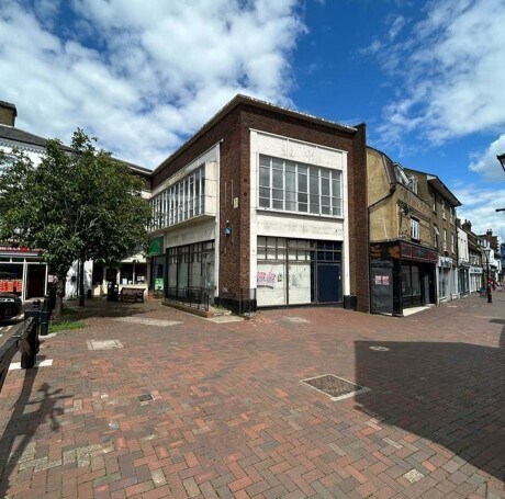 6 Market Sq, Waltham Abbey à vendre - Photo du bâtiment - Image 2 de 7