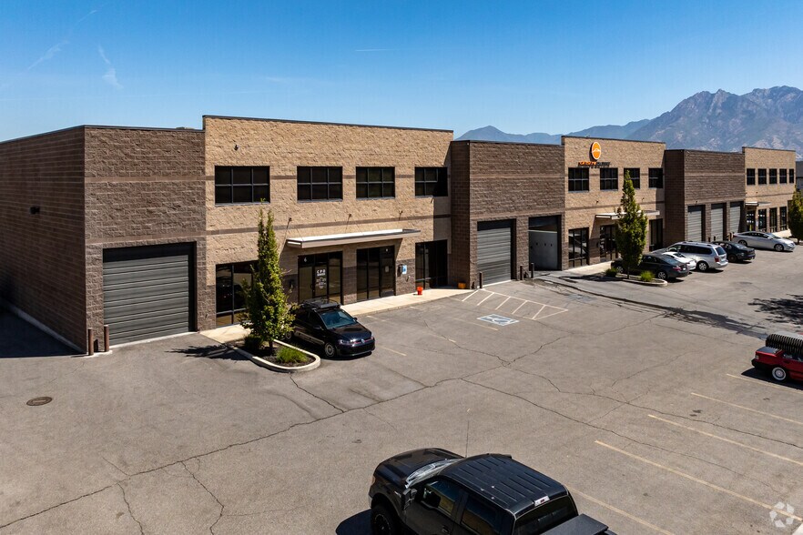 7174 S 400 W, Midvale, UT à louer - Photo du bâtiment - Image 2 de 4