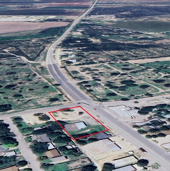1293 W Main St, Uvalde, TX à louer - Photo du bâtiment - Image 3 de 4
