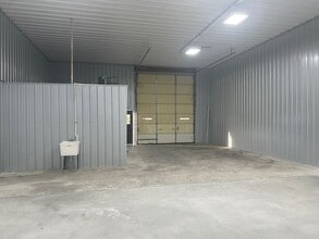 275-291 Westmeadow Pl, Lowell, IN for lease Interior Photo- Image 2 of 8