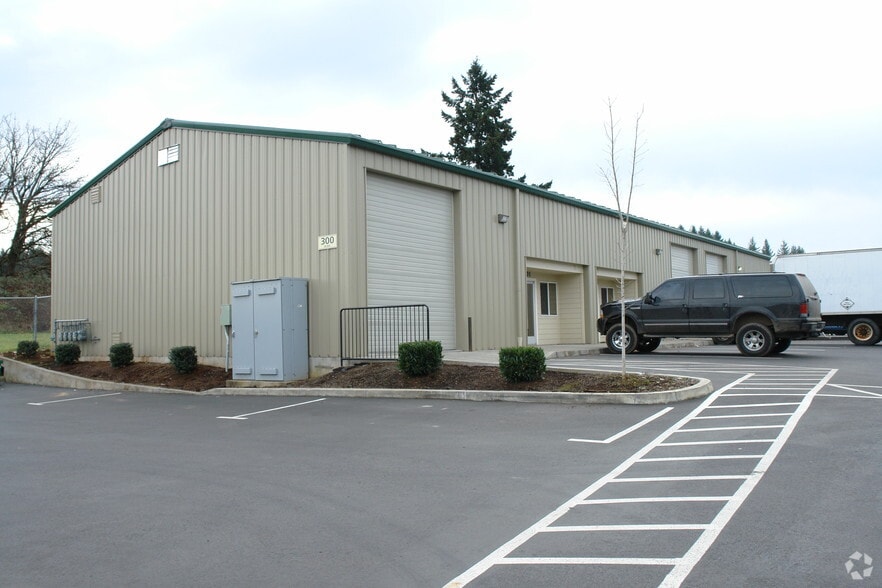 35900 Industrial Way, Sandy, OR for lease - Building Photo - Image 2 of 7