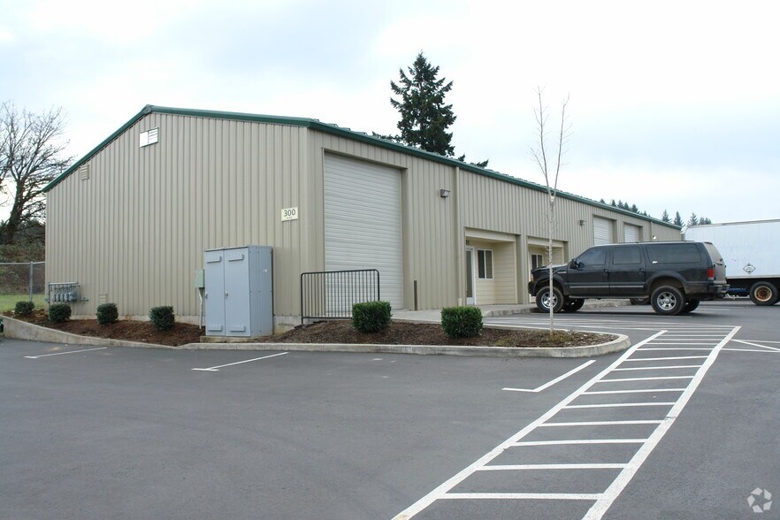 35900 Industrial Way, Sandy, OR à louer - Photo du bâtiment - Image 2 de 7