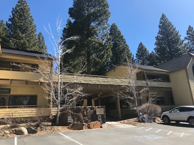 800 Southwood Blvd, Incline Village, NV à louer - Photo du bâtiment - Image 2 de 11