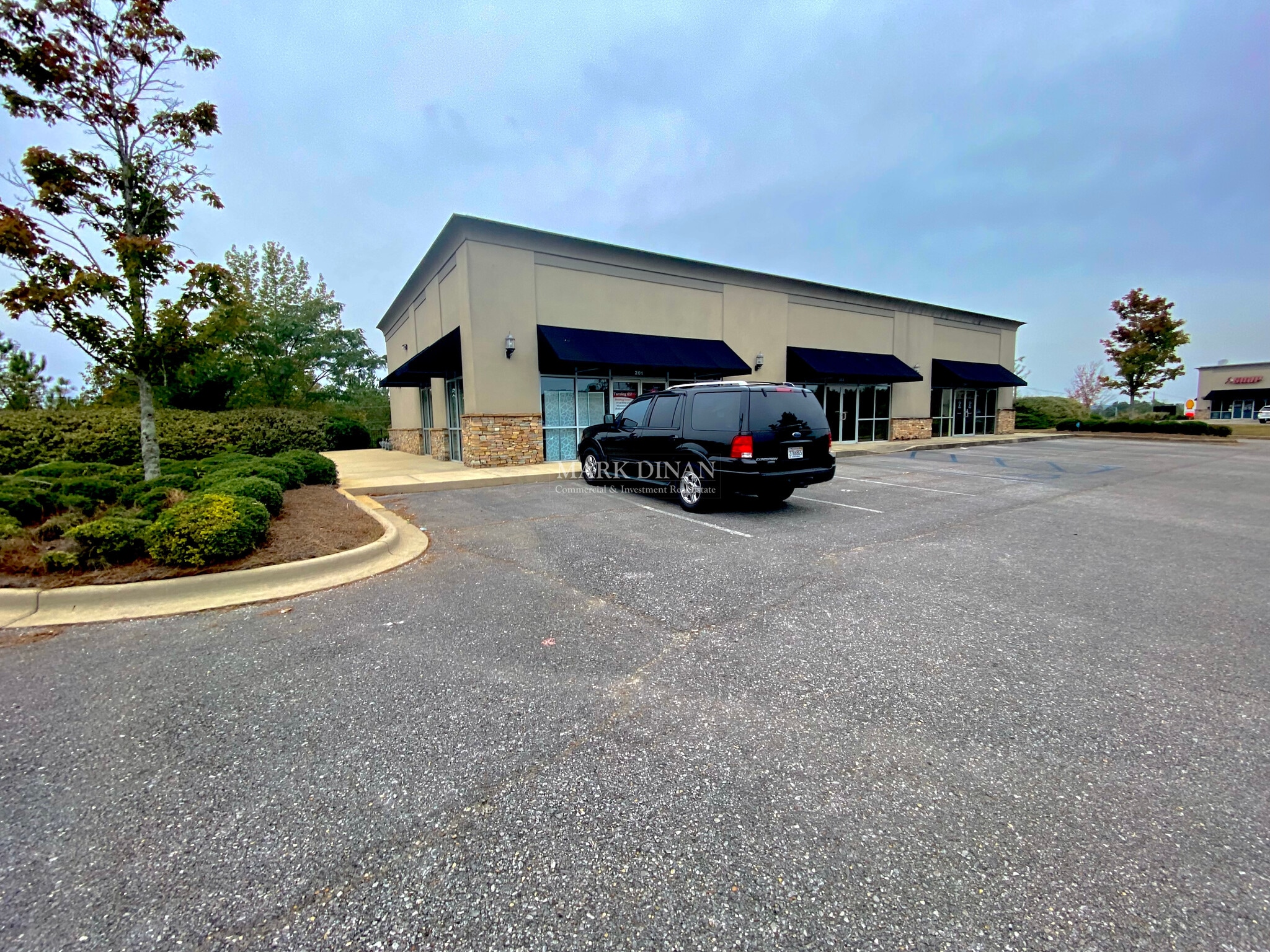 200 Airport Commons Dr, Calera, AL for lease Building Photo- Image 1 of 2