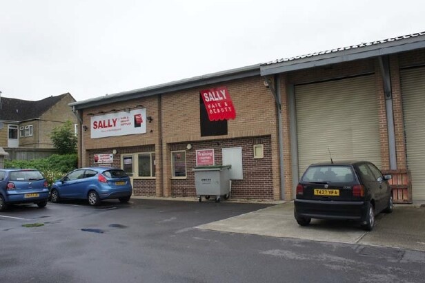 5 Chesterton Ln, Cirencester à louer - Photo du bâtiment - Image 3 de 4