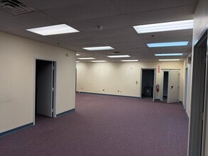 121-141 Market St, Kenilworth, NJ for lease Interior Photo- Image 2 of 8
