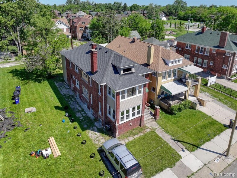 1976 Clairmount St, Detroit, MI à vendre - Photo du bâtiment - Image 2 de 35