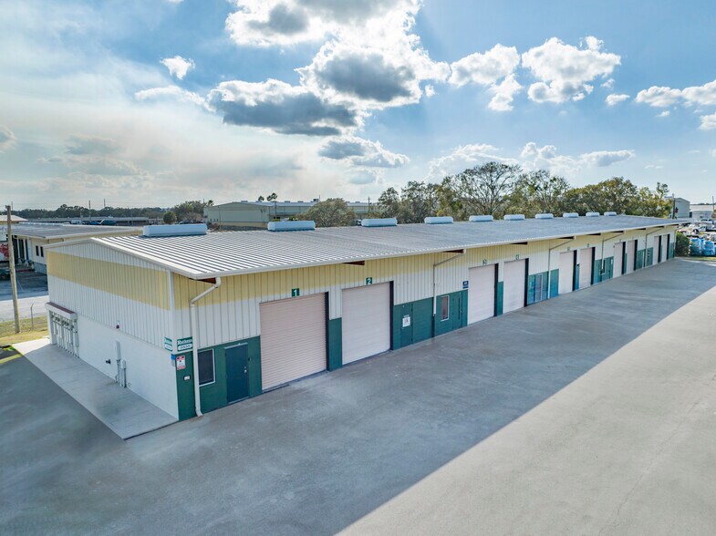 3535 Reynolds Rd, Lakeland, FL à louer - Photo du bâtiment - Image 2 de 6
