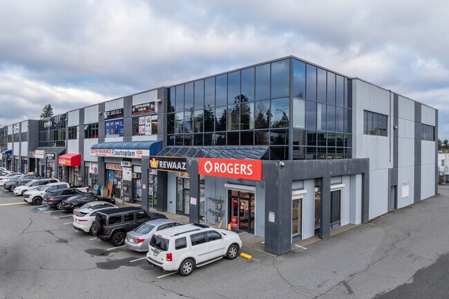 Plus de détails pour 8334 128 St, Surrey, BC - Commerce de détail à vendre