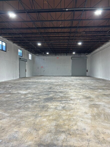 7975-7985 W 20th Ave, Hialeah, FL for lease - Building Photo - Image 3 of 9