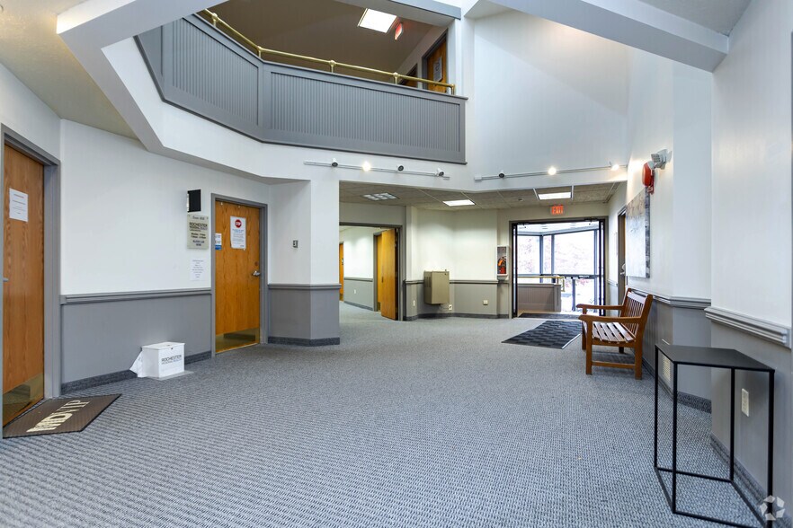 1401 Stone Rd, Rochester, NY à louer - Photo intérieure - Image 3 de 8