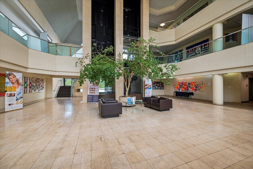 1465 State Route 31 S, Annandale, NJ à louer - Photo du bâtiment - Image 2 de 34