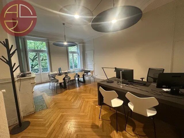 Office in Toulouse for lease - Interior Photo - Image 3 of 7