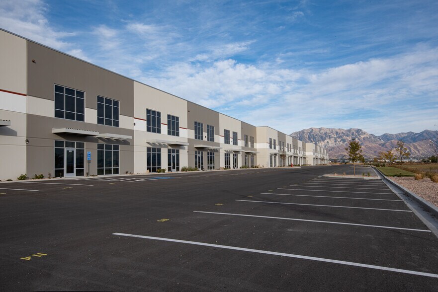1325 S 500 E, American Fork, UT à louer - Photo du bâtiment - Image 2 de 6