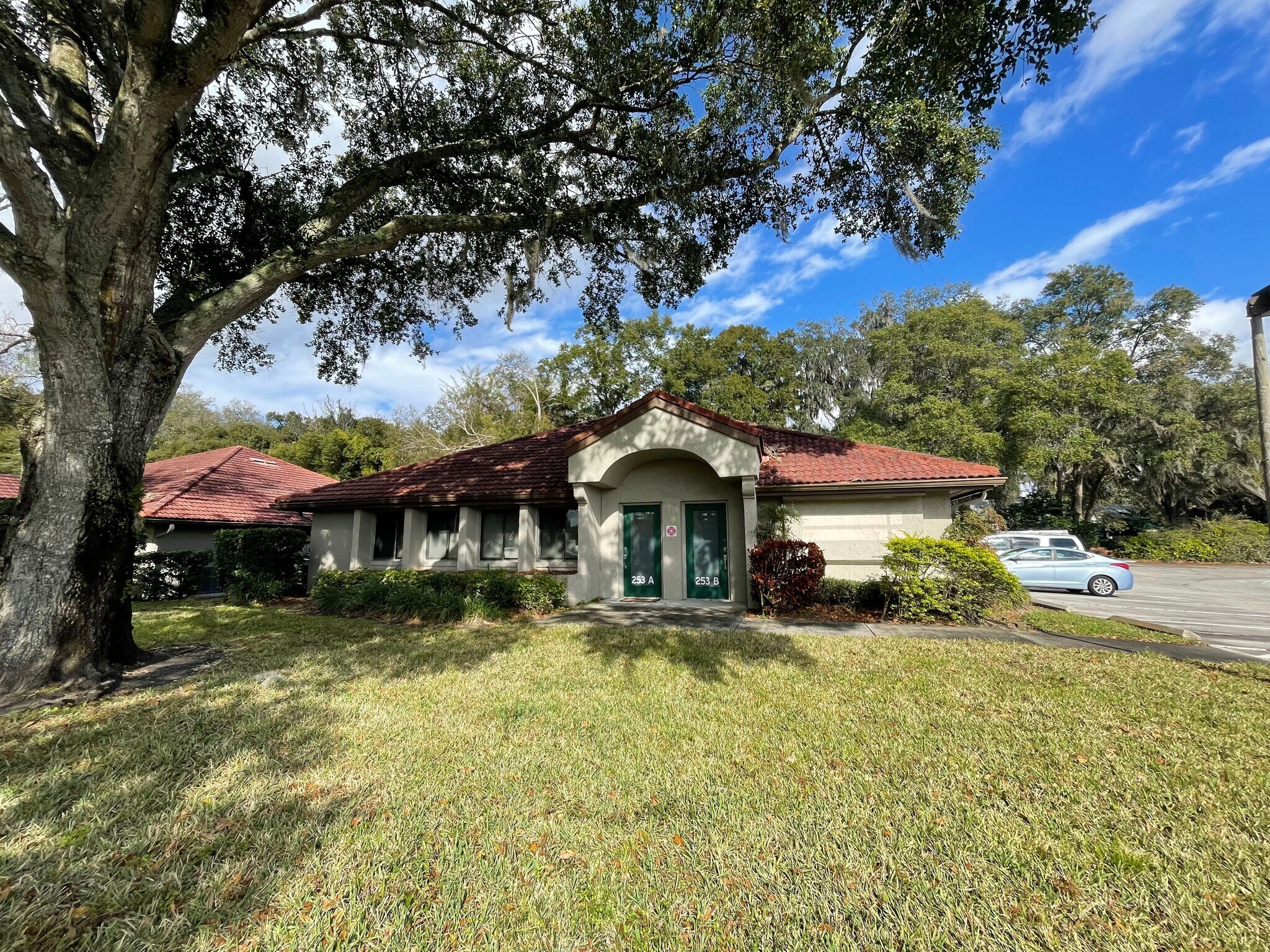 251 Plaza Ave, Oviedo, FL for lease Primary Photo- Image 1 of 3