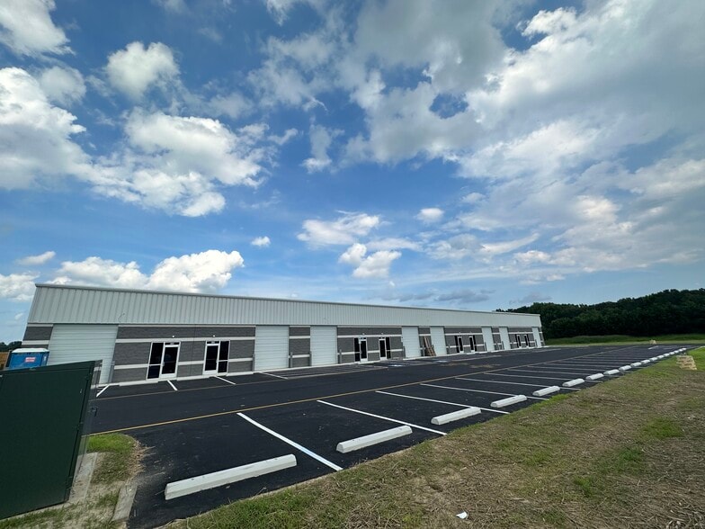 8141 Pine Ridge Rd, Mechanicsville, VA for lease - Building Photo - Image 3 of 30