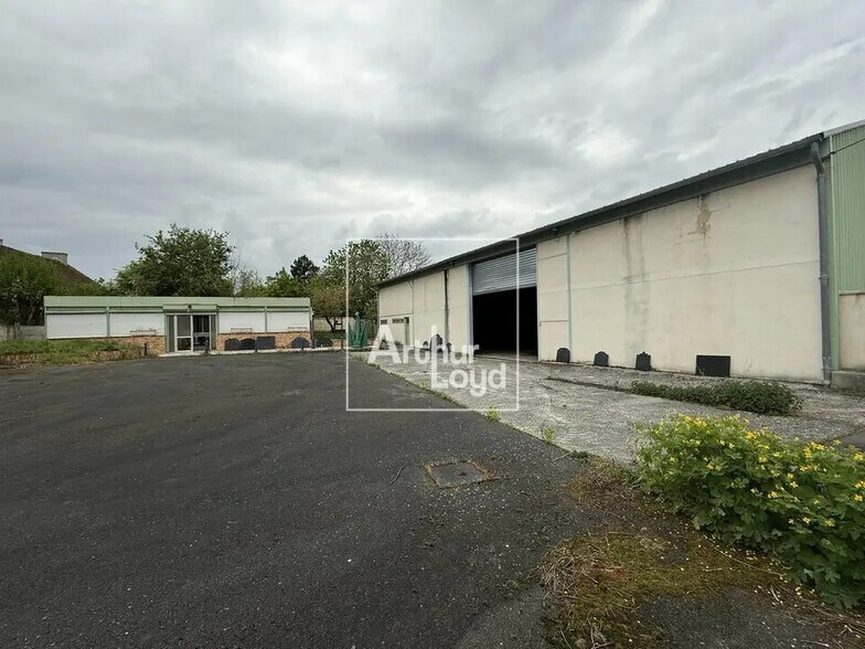 Local d'activités dans Aubepierre-Ozouer-le-Repos à vendre - Photo du bâtiment - Image 3 de 5