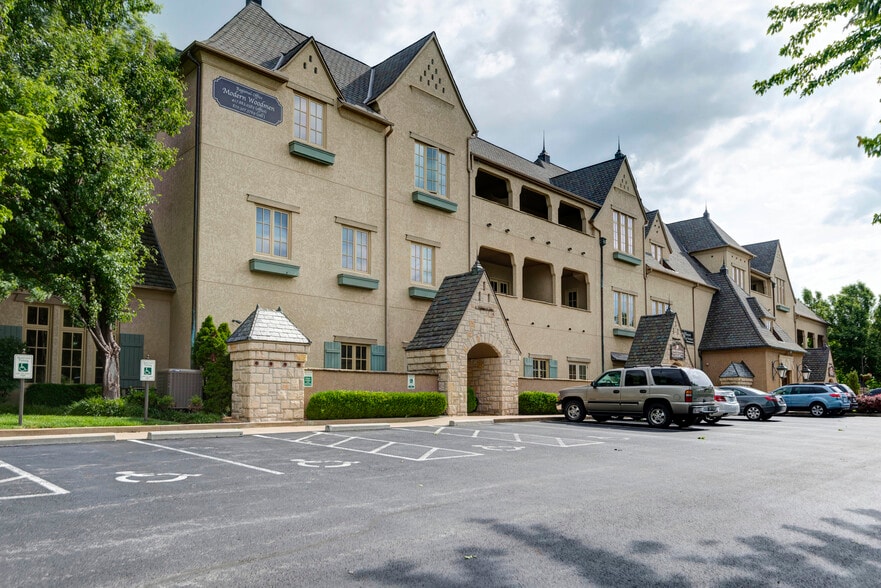 1531 E Bradford Pky, Springfield, MO for sale - Building Photo - Image 3 of 31