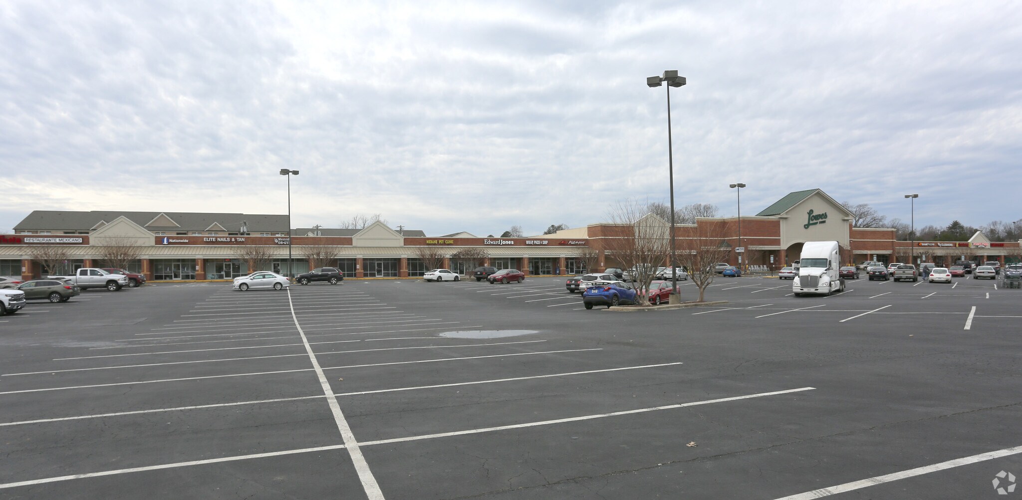 1004-1046 Mebane Oaks Rd, Mebane, NC for lease Primary Photo- Image 1 of 10