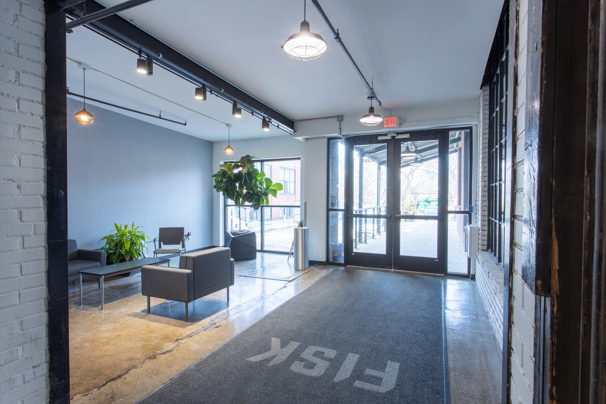 1621-1701 E Hennepin Ave, Minneapolis, MN for lease Primary Photo- Image 1 of 6