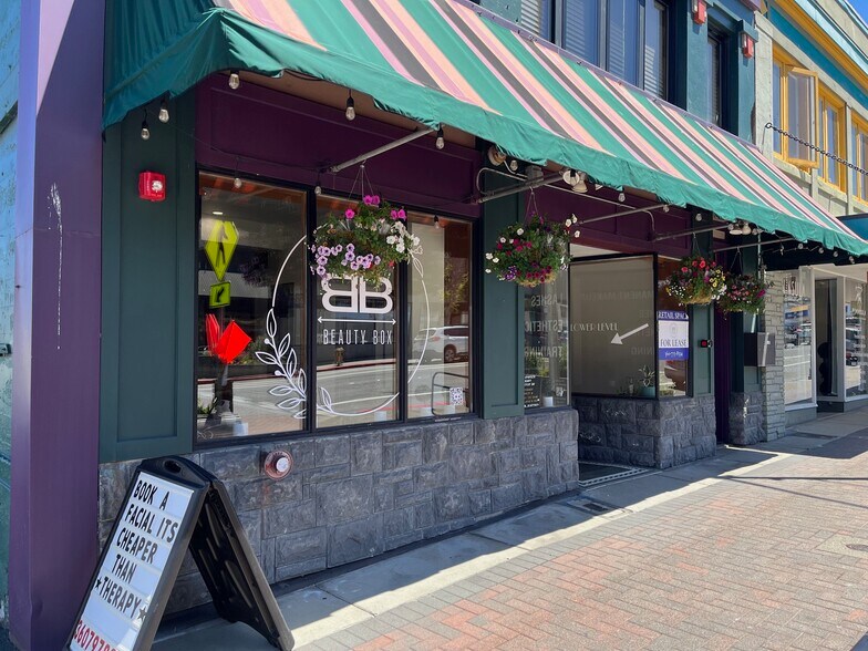 117 E 1st St, Port Angeles, WA à louer - Photo du bâtiment - Image 2 de 13