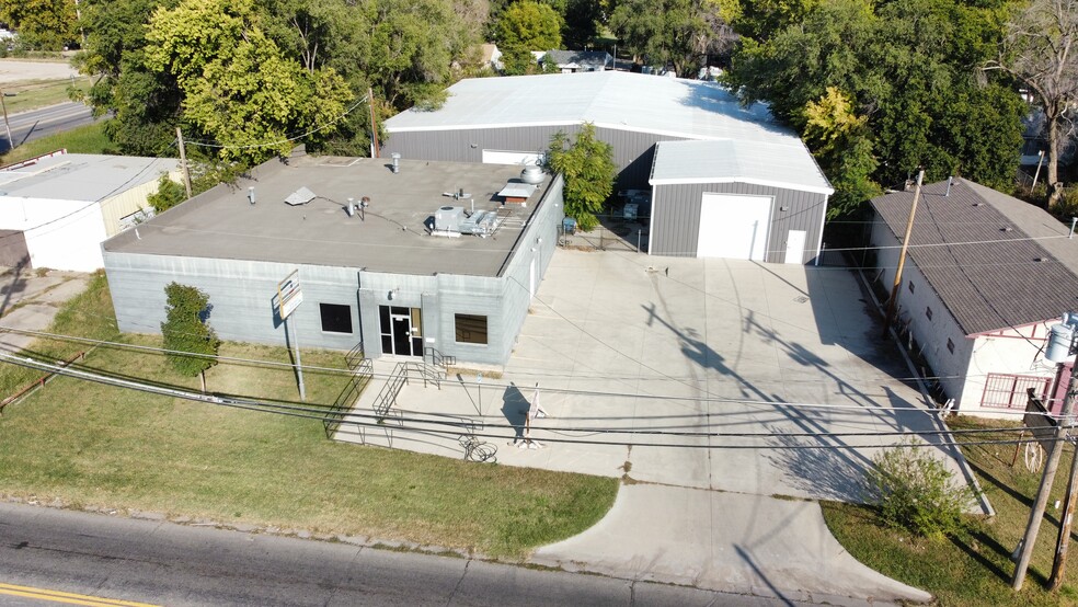 2952 N Arkansas Ave, Wichita, KS for lease - Building Photo - Image 1 of 9