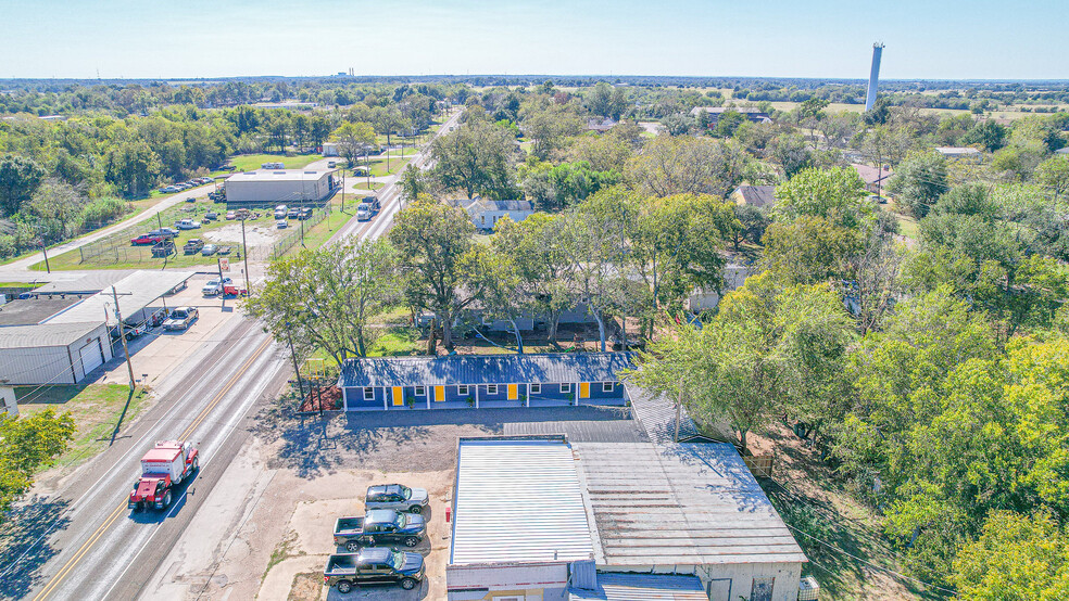 409 S Commerce St, Bremond, TX for sale - Building Photo - Image 3 of 30