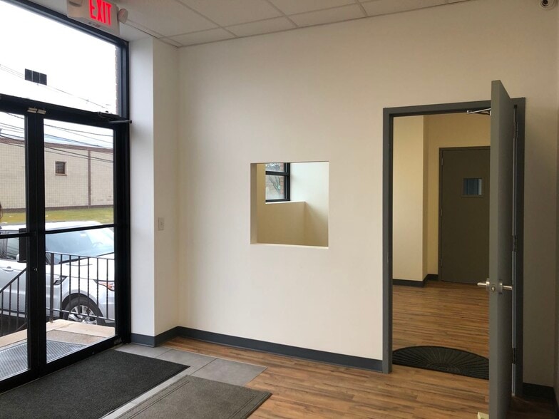 746 Gotham Pky, Carlstadt, NJ for lease - Interior Photo - Image 2 of 9