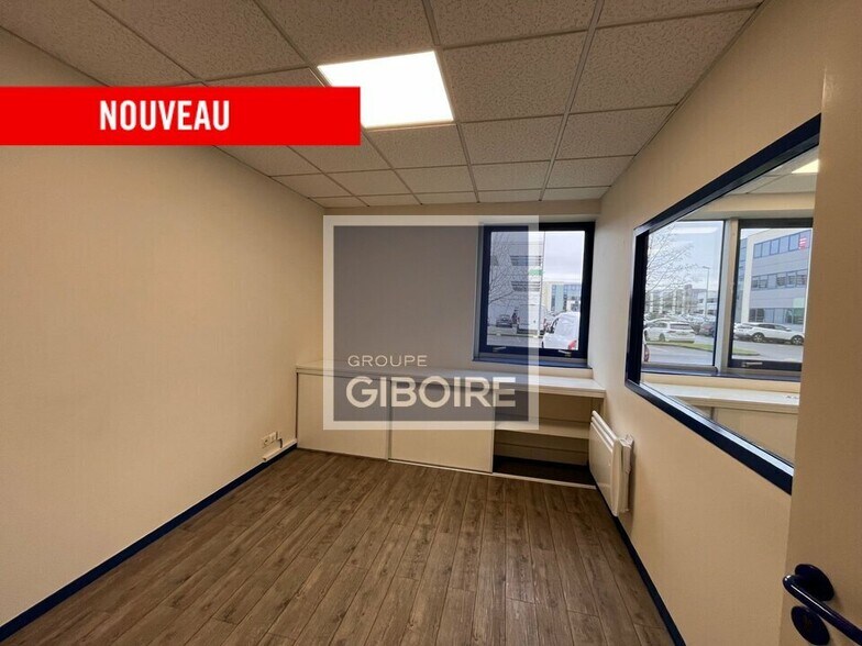 Bureau dans Saint-Grégoire à louer - Photo intérieure - Image 2 de 4