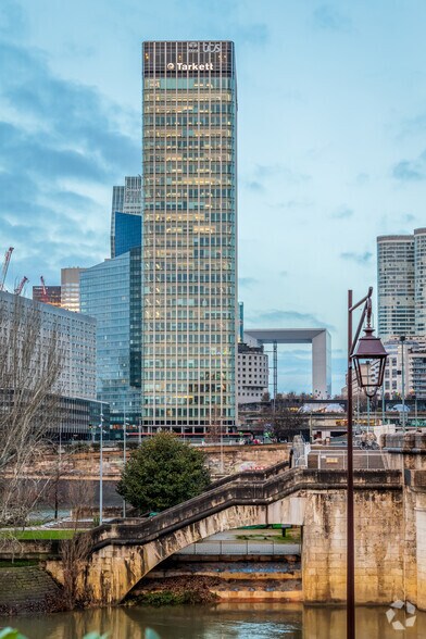 1 Terrasse Bellini, Puteaux à louer - Photo du bâtiment - Image 2 de 4