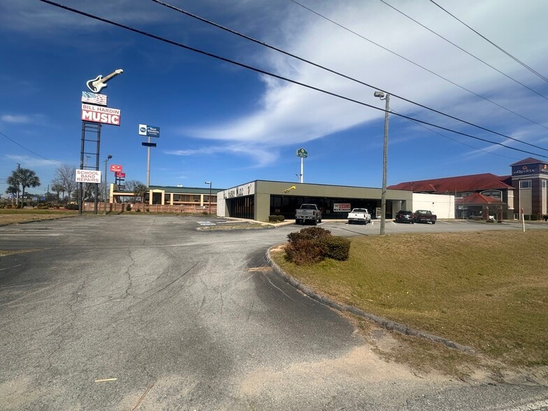 4661 Chambers Rd, Macon-Bibb, GA à vendre - Photo du bâtiment - Image 3 de 11