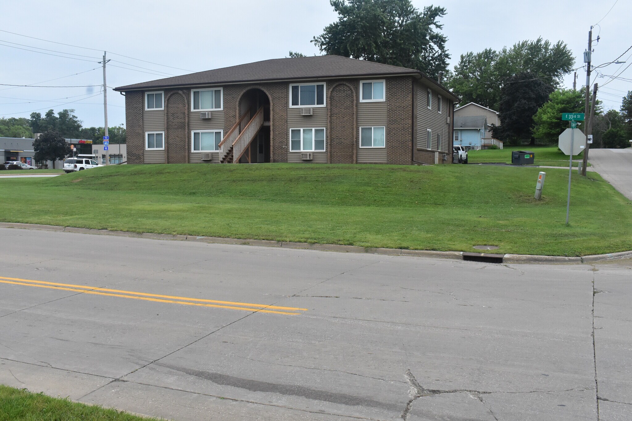 3274 E Euclid Ave, Des Moines, IA à vendre Photo du bâtiment- Image 1 de 18