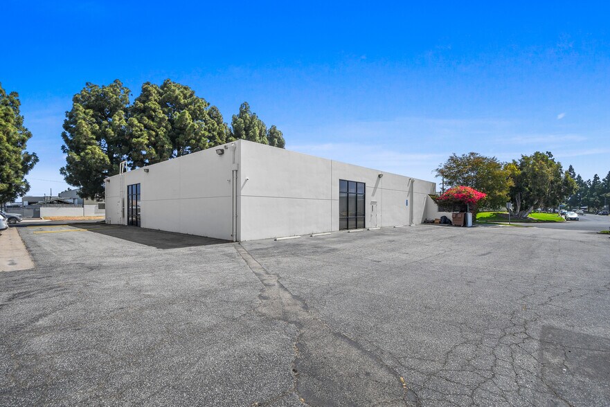 10703 Progress Way, Cypress, CA à vendre - Photo du bâtiment - Image 3 de 15