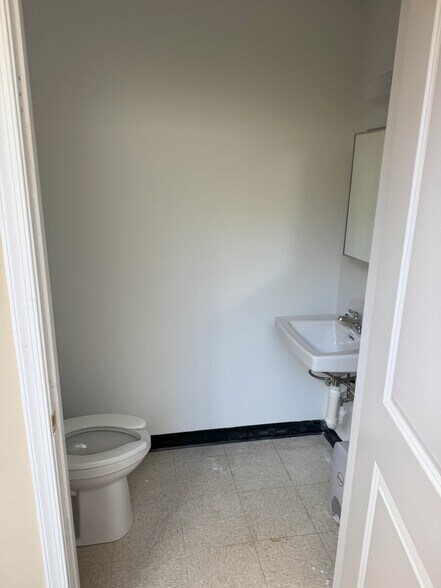 10112-10130 York Rd, Cockeysville, MD à louer - Photo du bâtiment - Image 3 de 8