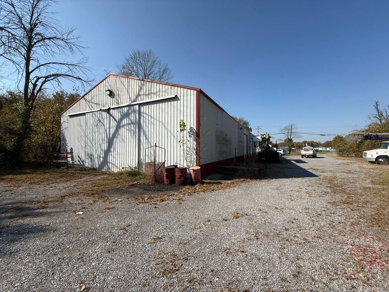 1100 N 13th St, Herrin, IL for sale - Primary Photo - Image 1 of 14