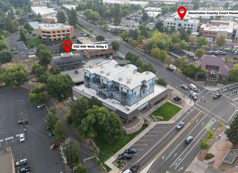 1133 NW Wall St, Bend, OR à louer - Photo du bâtiment - Image 2 de 12