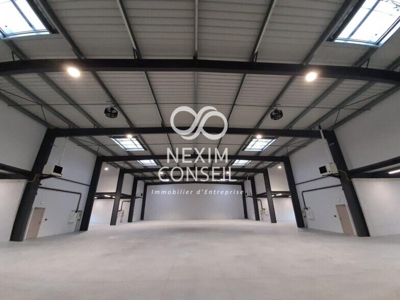 Industrial in Gennevilliers for lease - Interior Photo - Image 2 of 3