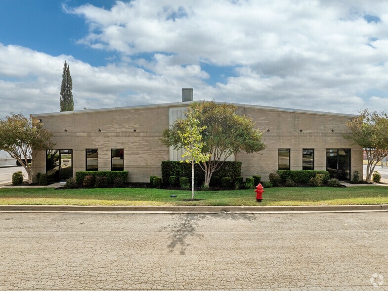 7303 Burleson Rd, Austin, TX for lease - Building Photo - Image 1 of 9