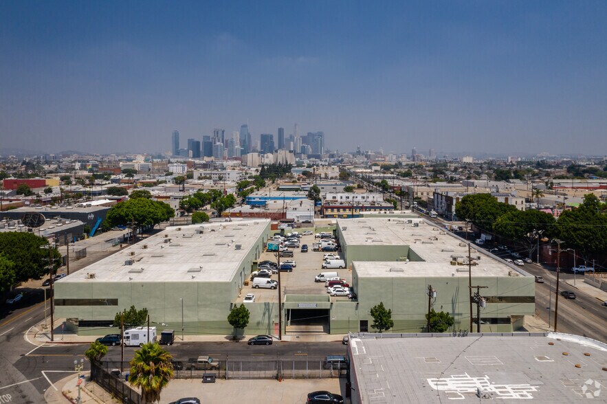 3490 S Broadway, Los Angeles, CA à louer - Photo du bâtiment - Image 3 de 21