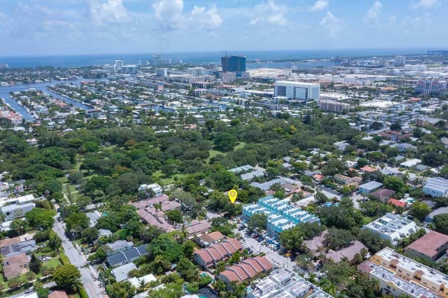 902 SE 12th Ct, Fort Lauderdale, FL à vendre - Photo du bâtiment - Image 2 de 18