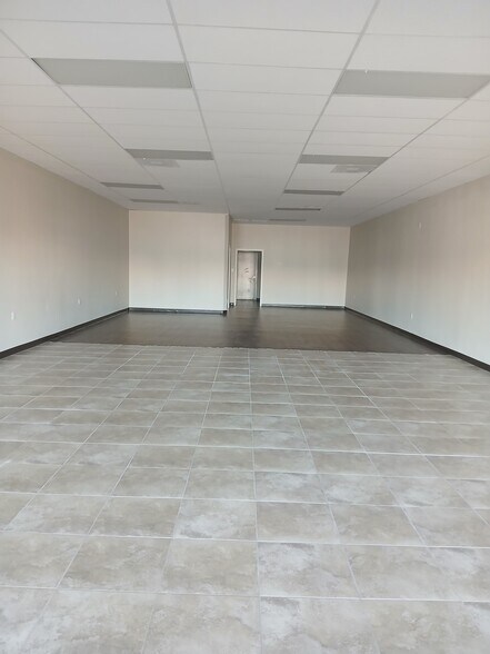 2704 E Griffin Pkwy, Mission, TX à louer - Photo du bâtiment - Image 3 de 8